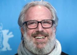 مخرج يهودي يهاجم إسرائيل ويصفها بـ"الإرهابية"