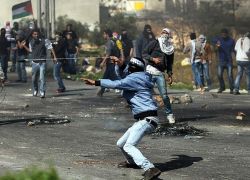 اندلاع مواجهات بين المواطنين وقوات الاحتلال في بلدة الخضر ومخيم عايدة