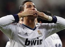 بالفيديو : شبية كرستيانو رونالدو يثير الدهشه في شوارع مدريد