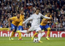 عقدة "كومونالي" تطارد ريال مدريد على مدار نصف قرن أمام اليوفنتوس عقدة "كومونالي" تطارد ريال مدريد على مدار نصف قرن أمام اليوفنتوس
