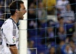 اسبانيول يتعادل مع ريال مدريد ويهدي لقب الدوري الاسباني لبرشلونه