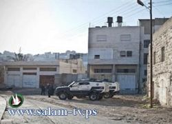 الجيش الإسرائيلي يخلي المستوطنين من بيت استولوا عليه بالخليل