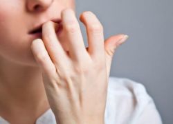 8 عادات نعتقد أنها غير مؤذية لكنها بالغة الضرر