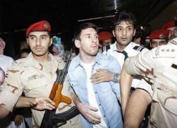 بندقية في وجه ميسي تثير جدلاً واسعاً