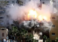 الاحتلال يهدم منزل عائلة الشهيد عمران الاطرش من الخليل