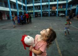 لازاريني: 1.5 مليون طفل غير قادرين على تلقي التعليم في غزة