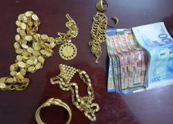 الشرطة تكشف ملابسات سرقة مبالغ مالية ومصاغ ذهبي من داخل منزلين بالخليل