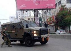 اعتقال مواطنين في حملة اقتحامات بالضفة والقدس