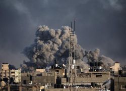 قصف مدفعي جنوب القطاع ونسف منازل شرق غزة