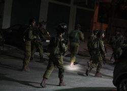 موقع عبري: اعتقال 1000 فلسطيني ومصادرة 270 قطعة سلاح منذ بداية العام