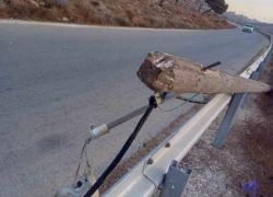 مستوطنون يقطعون أعمدة كهرباء في مادما جنوب نابلس