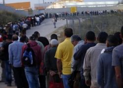 وزير إسرائيلي: استبدلنا العمال الفلسطينيين بعمال لا يطعنوك في ظهرك ولا يسببوا الأضرار