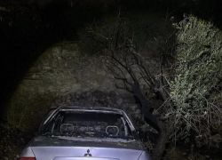 مستوطنون يحرقون مسجدا ومركبة في مخماس