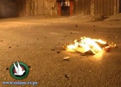 بالفيديو :: لليوم الثاني على التوالي مخيم بلاطة يشهد مواجهات عنيفة بين متظاهرين وقوى الأمن الفلسطيني