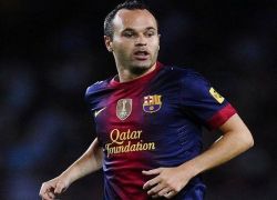 إنييستا لبرشلونة : راتب رونالدو أو الرحيل