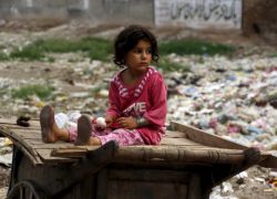 باكستان تبدأ أول تعداد سكان منذ عقود