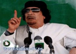 وسط هتافات" ليبيا حرة القذافي يطلع برة": القذافي قاد بنفسه مظاهرات ضده شخصياً