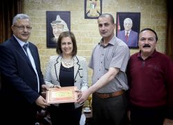 المحافظ أبو بكر يوقع اتفاقية تعاون مع مؤسسة فلسطين الخير ضمن برنامج الترميم الجزئي لصندوق التكافل
