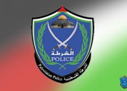 اب يسلم مركبة ابنه غير القانونيه للشرطه في رام الله