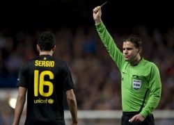 حكم مباراة أتليتكو مدريد وبرشلونة "فأل سيء" على البارسا في التشامبيونز ليج