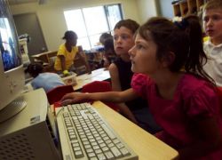 السويد.. تدريس البرمجة من "الأول الابتدائي"