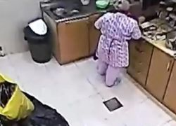 تفاصيل مرعبة.. خادمة تضع فضلاتها في طعام اسرة كويتية لمدة عام