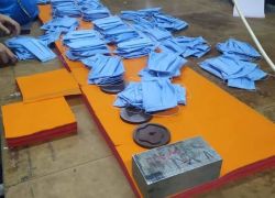 الضابطة الجمركية والمخابرات تضبط 3500 كمامة غير حاصلة على التراخيص اللازمة بطولكرم