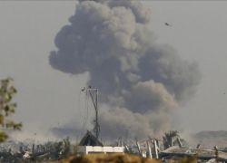 التصعيد مستمر: نسف مربعات سكنية وإصابات في غزة