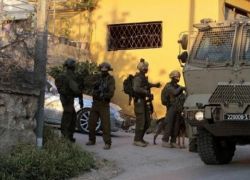 بالاسماء ..الاحتلال يعتقل 32 مواطنا من الضفة الغربية