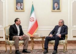 طهران تتمسك بشروطها وواشنطن تشدد ضغطها.. ماذا حققت زيارة قائد الجيش الباكستاني؟