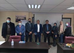 الدكتور محمد أبو عمر يحاضر بورشة عمل استهدفت موظفي قطـاع العـدالة في فلسطين