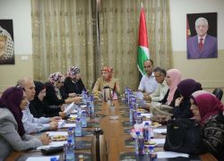 جمعية الشبان المسيحية وتحت رعاية محافظ طولكرم تنظم ورشة عمل بعنوان " الفتيات ذوي الإعاقة... واقع وأفاق في المؤسسات النسوية"