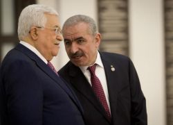 هآرتس : القيادة الفلسطينية ترفض عقد لقاء قمة مع بنيت برعاية بايدن