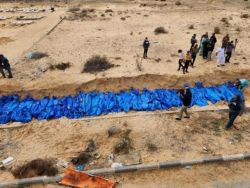 الاحتلال يسلم 15 جثمانا لشهداء من قطاع غزة