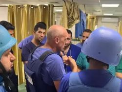 فريق من الأمم المتحدة يزور مستشفى الشفاء في شمال غزة