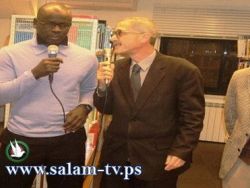 اللاعب الفرنسي ليليان تورام يقدم كتابه "نجومي السوداء" في رام الله