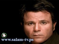 بعد بكاء محمد فؤاد على رحيل مبارك الشعب يطالب بانتحاره