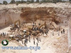 وفاة سائق جرافة بانهيار صخري في محجر بمدينة يطا