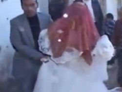 بالفيديو : حفل زفاف في تركيا يتحول إلى كارثة بعد سقوط البلكونه