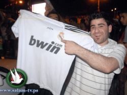 بالصور : جانب من أحتفالات مشجعي ريال مدريد في طولكرم