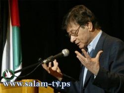 وزارة الثقافة في طولكرم تعرض عدداً من الأفلام الوثائقية عن حياة محمود درويش
