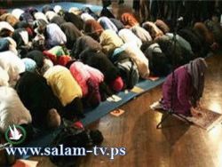 لأول مرة بالسعودية- امرأة تؤم مصليات في صلاتي العشاء والتراويح