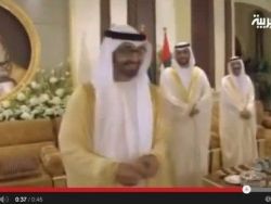 فيديو : طفل يصافح ولي عهد أبو ظبي ويضع في يده عيدية !