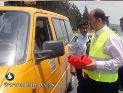 وزارة المواصلات تكرّم عدد من السائقين المثاليين في طولكرم