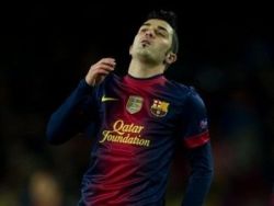 مهاجم برشلونة دافيد فيا ينقل إلى المستشفى
