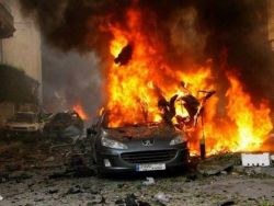 بالصور : إحراق سيارة رئيس مركز يافا في مخيم بلاطة فجر اليوم