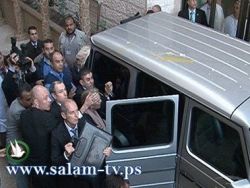 ردا على تصريحاتها المنحازة:رشق وزيرة الخارجية الفرنسية بالأحذية والبيض في غزة