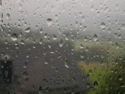 الطقس : أمطار متفرقة مساء اليوم وغدا