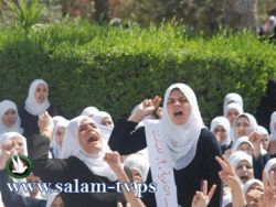 "زي محتشم" يتسبب بإيقاف مديرة ومعلمة برفح