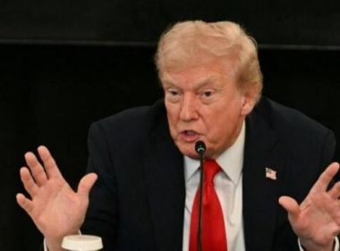 ترامب: ألف صاروخ جاهز لضرب إيران إن أقدمت على اغتيالي